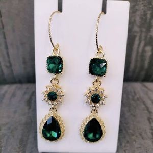 🎀NWT Golden Royal Green Tassel Fringe Fashionista Earrings